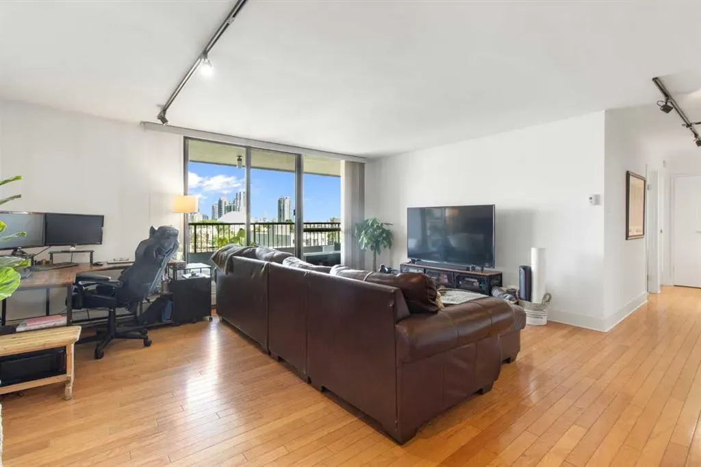 133 25 Avenue SW, #7B