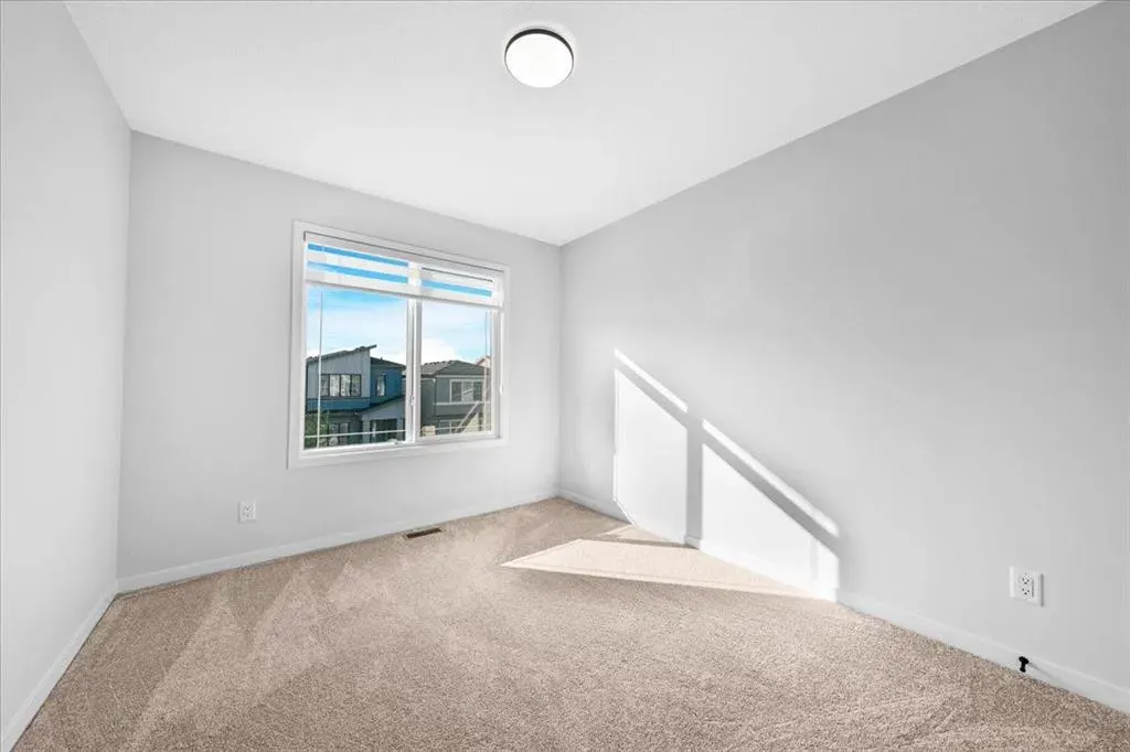 30 Herron Street NE