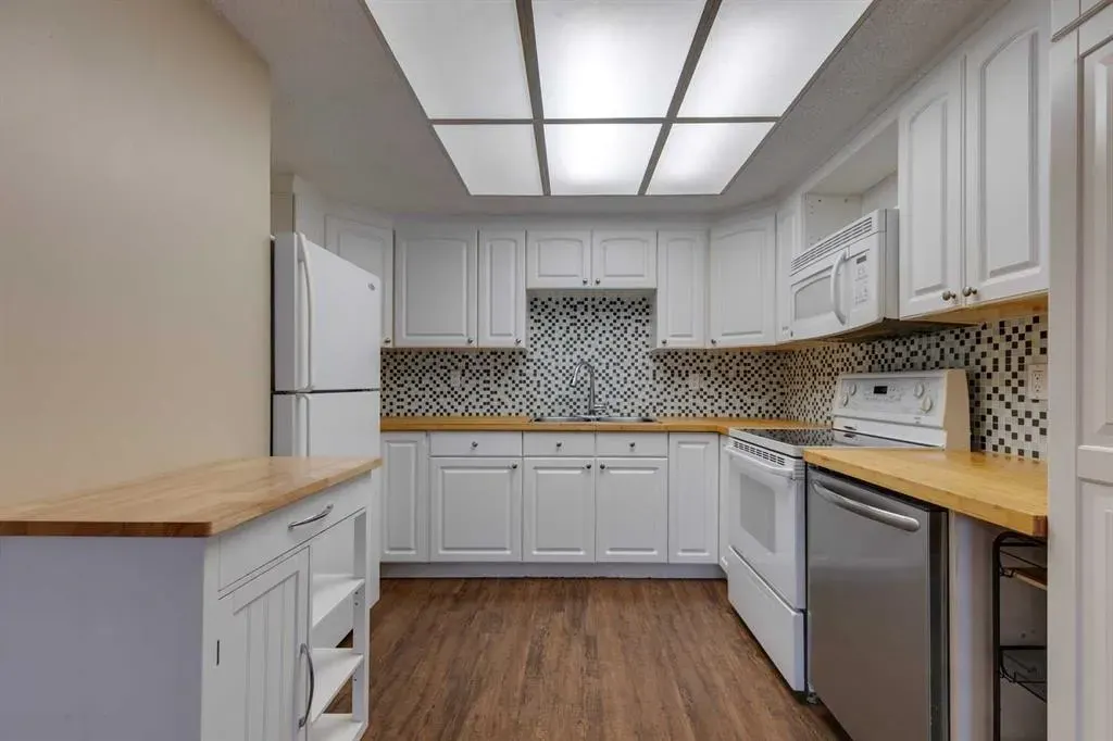 3015 51 Street SW, #5