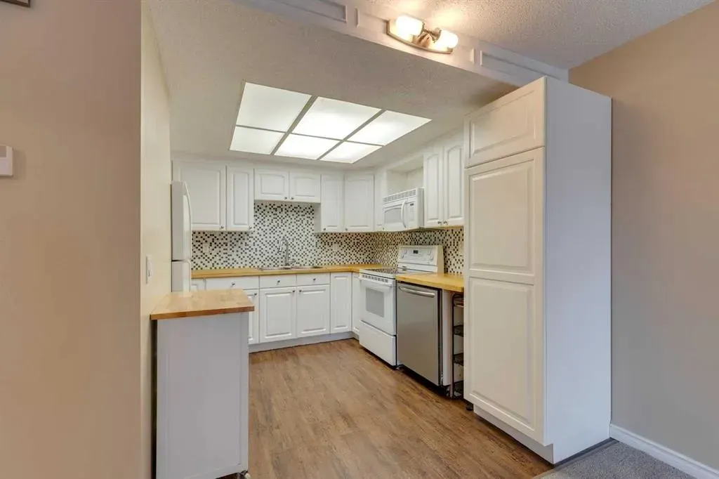 3015 51 Street SW, #5