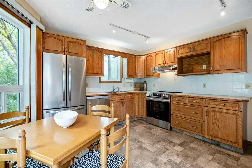 214 Fairway Drive NW