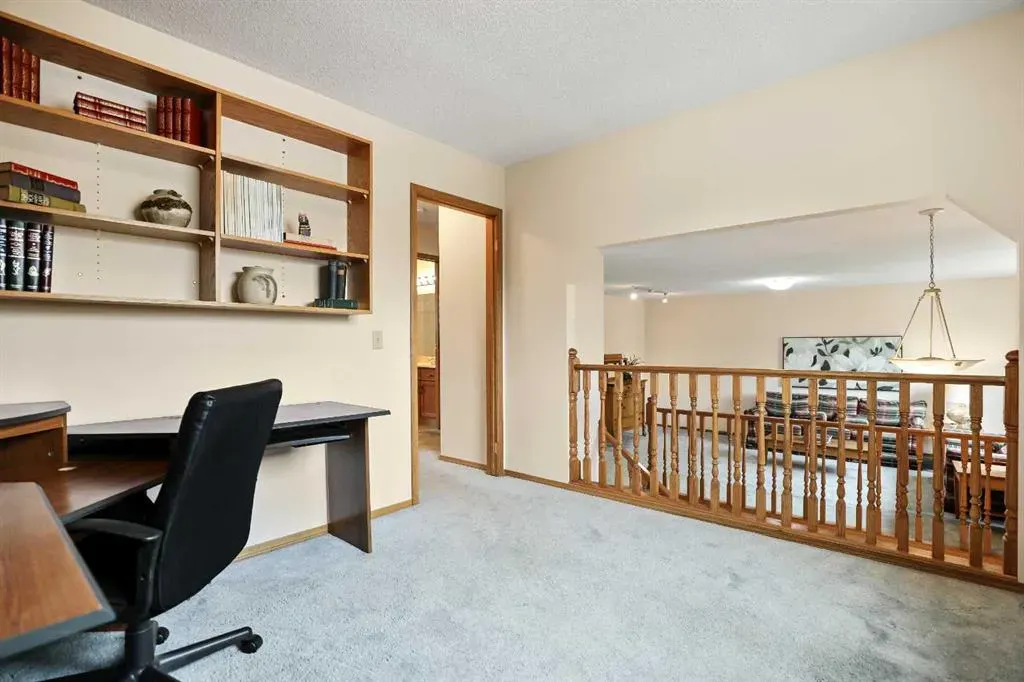 214 Fairway Drive NW
