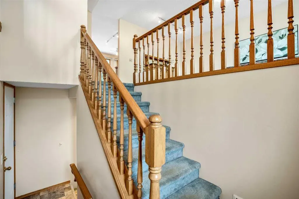 214 Fairway Drive NW