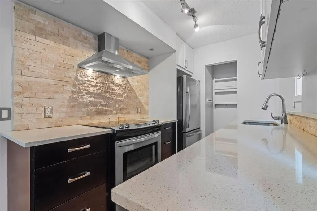120 24 Avenue SW, #101