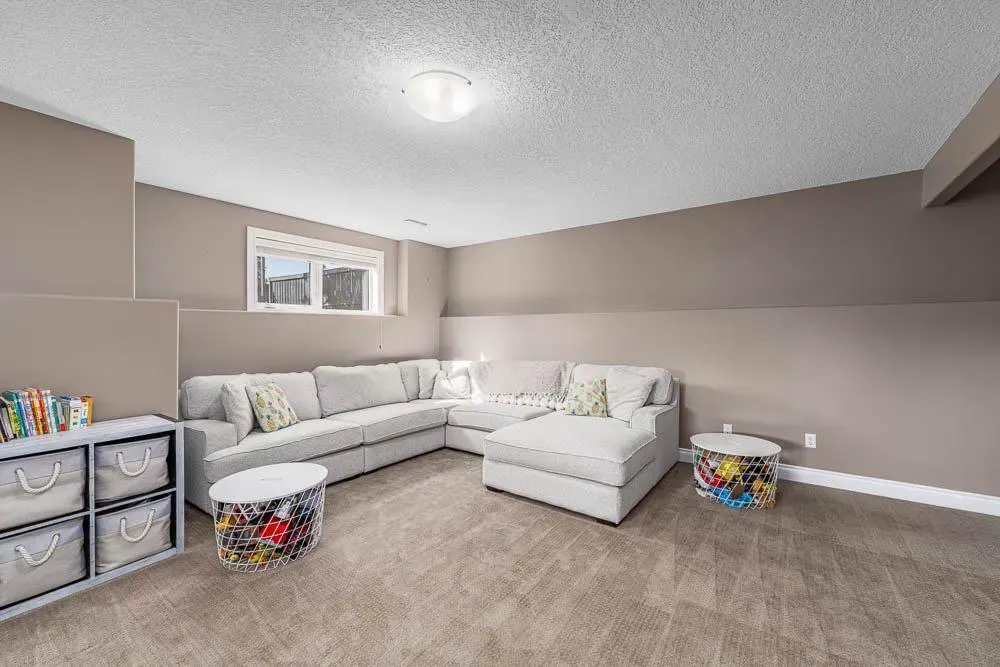 1015 Carriage Lane Drive