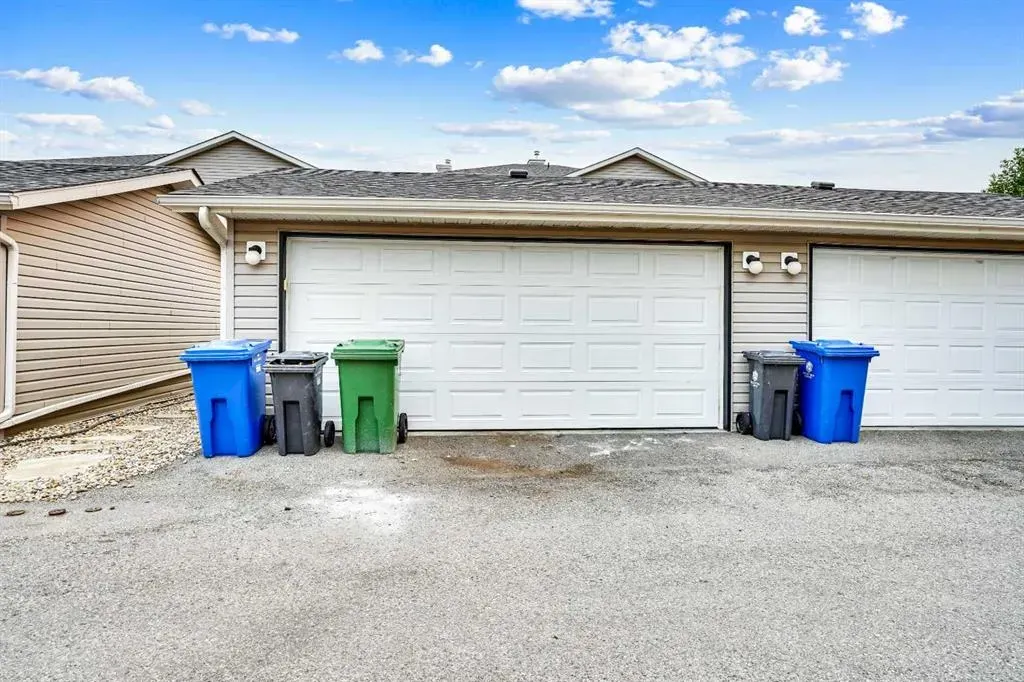 323 Sandford Place NW