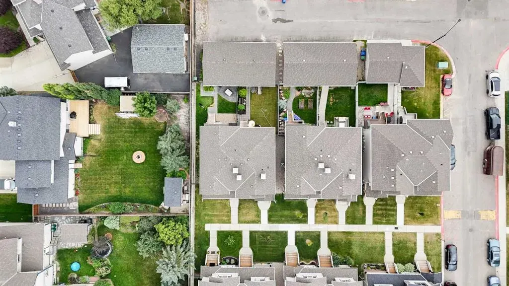 323 Sandford Place NW