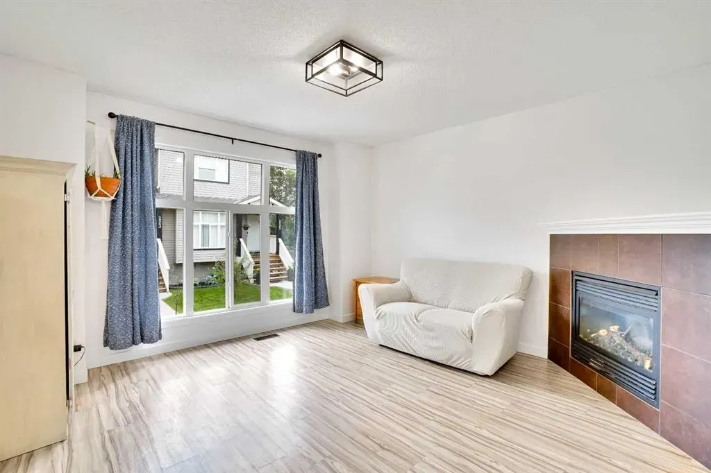 323 Sandford Place NW