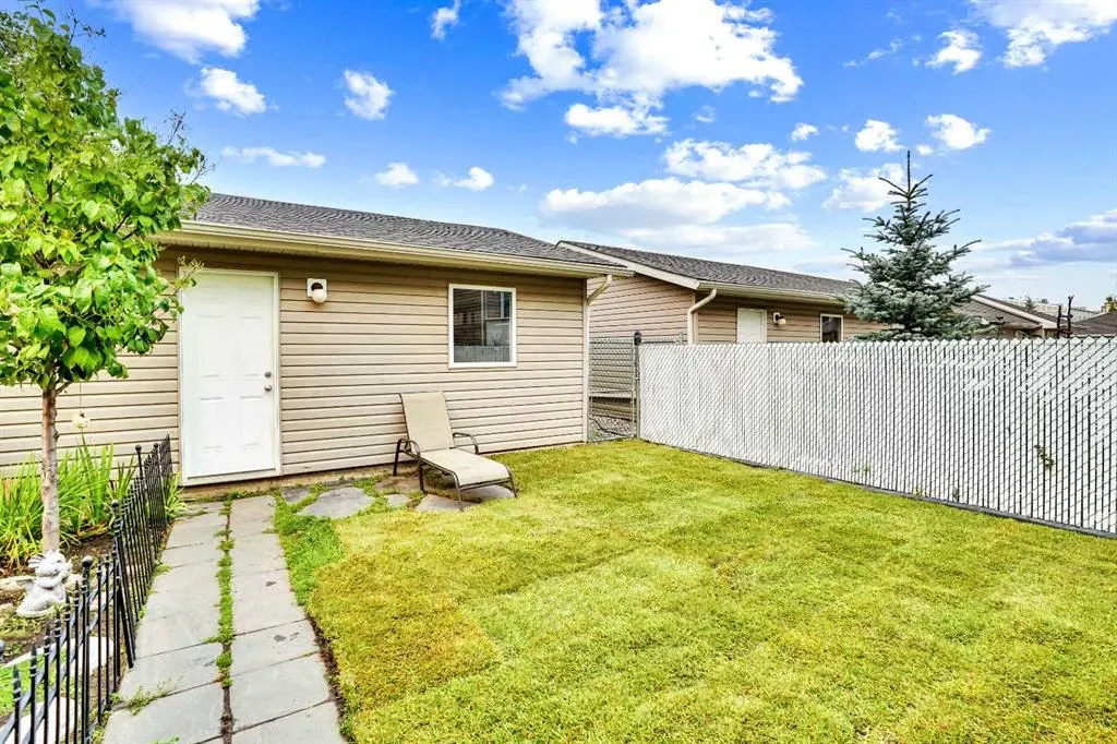 323 Sandford Place NW