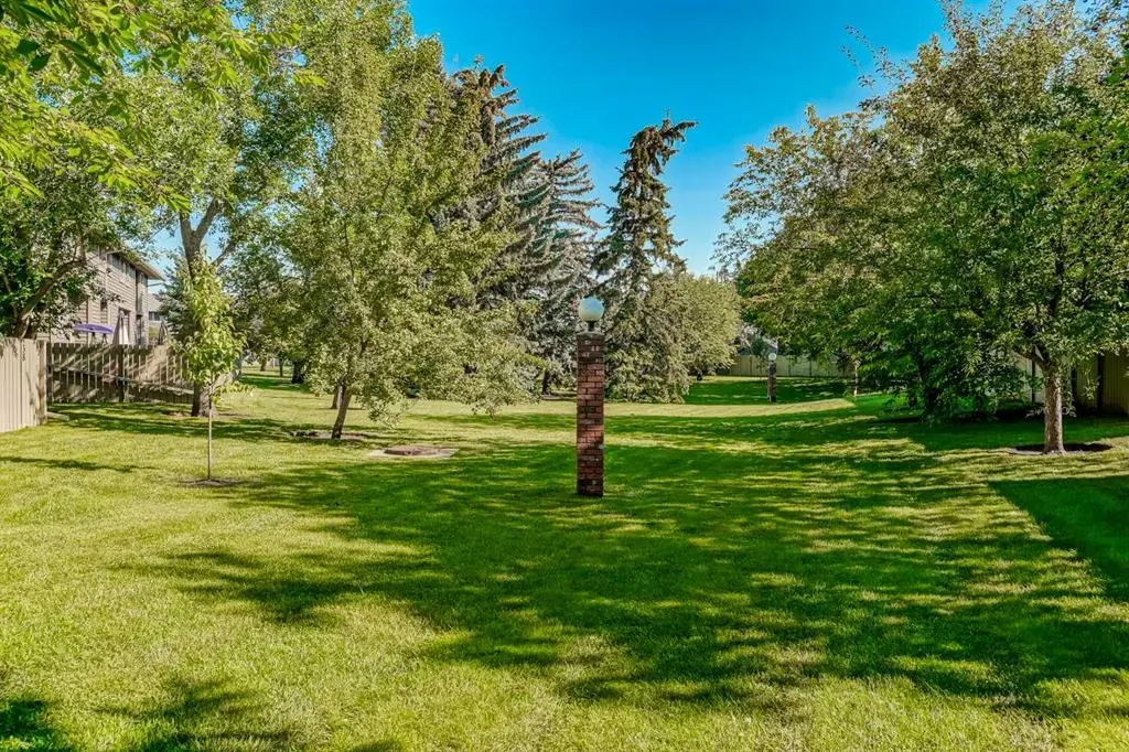 99 Midpark Gardens SE, #25