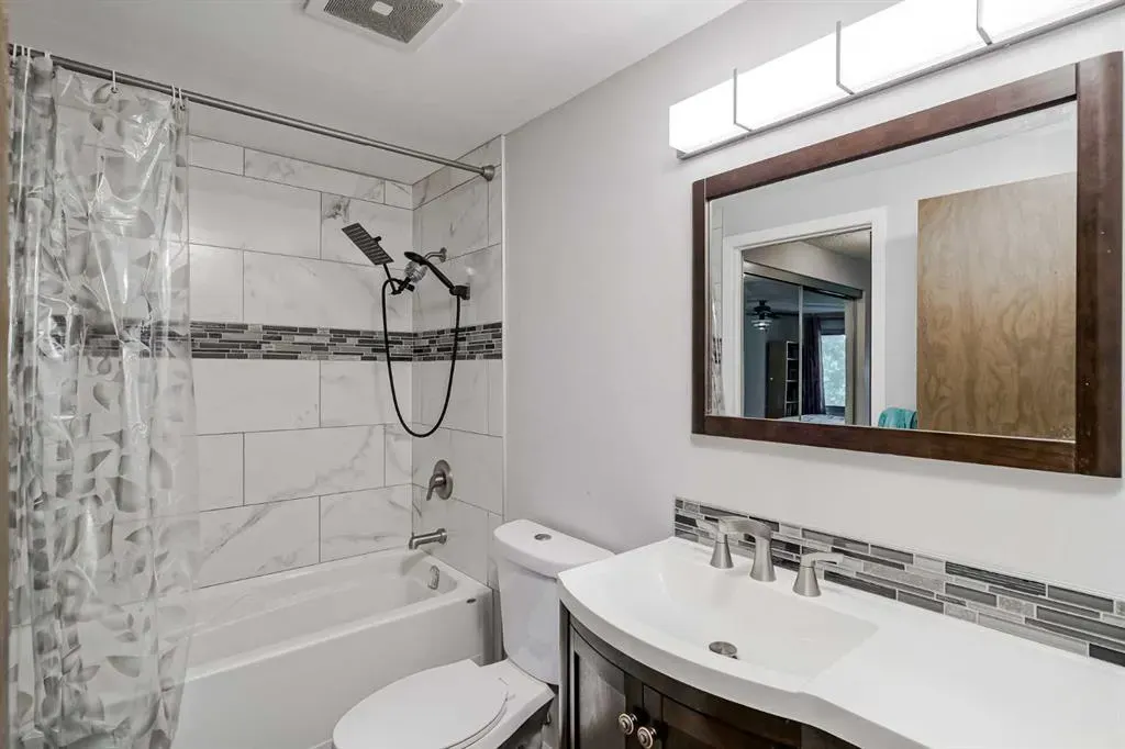 99 Midpark Gardens SE, #25