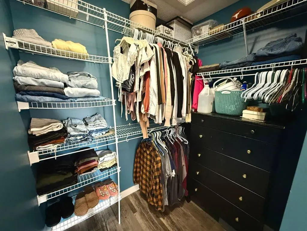 607 Montgomery Close SE