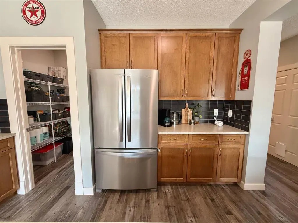 607 Montgomery Close SE