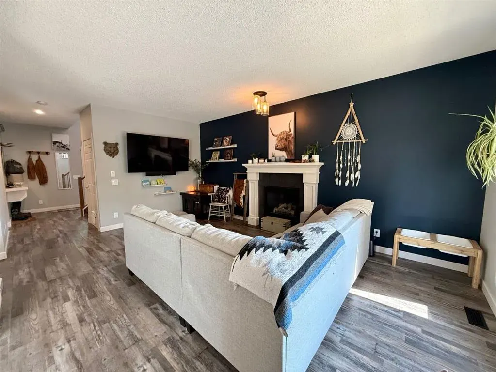 607 Montgomery Close SE