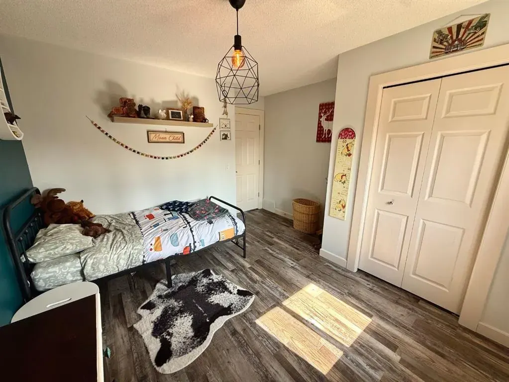 607 Montgomery Close SE