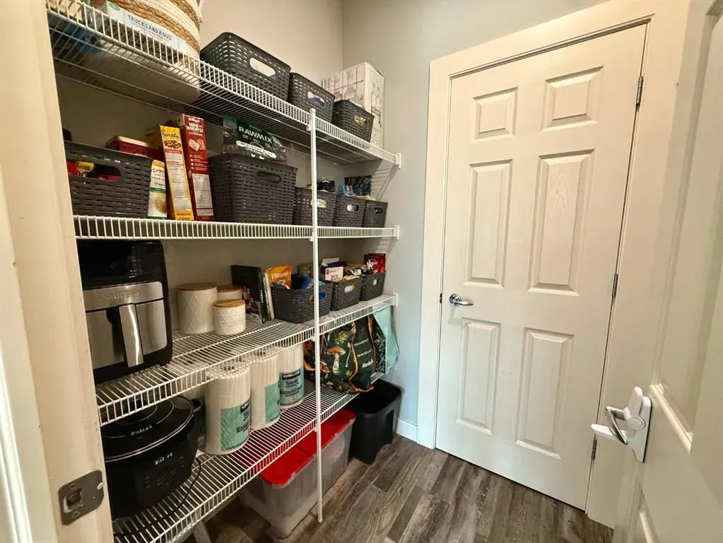 607 Montgomery Close SE