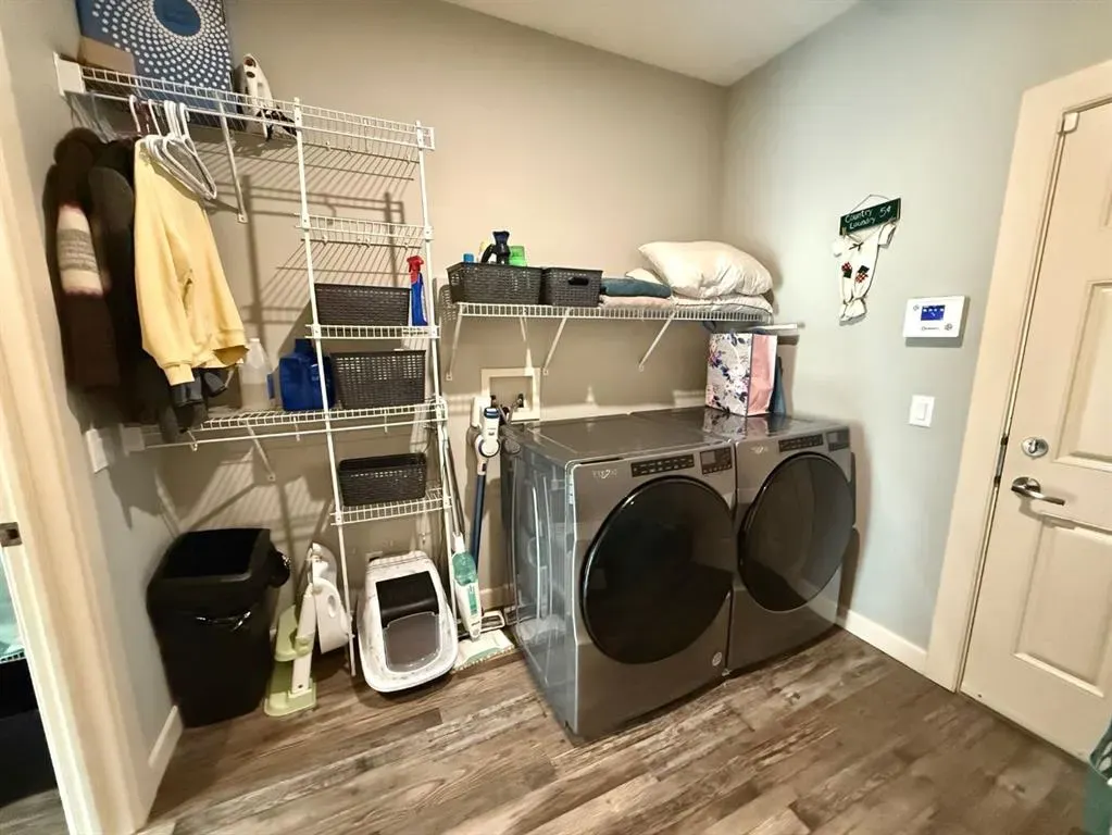 607 Montgomery Close SE