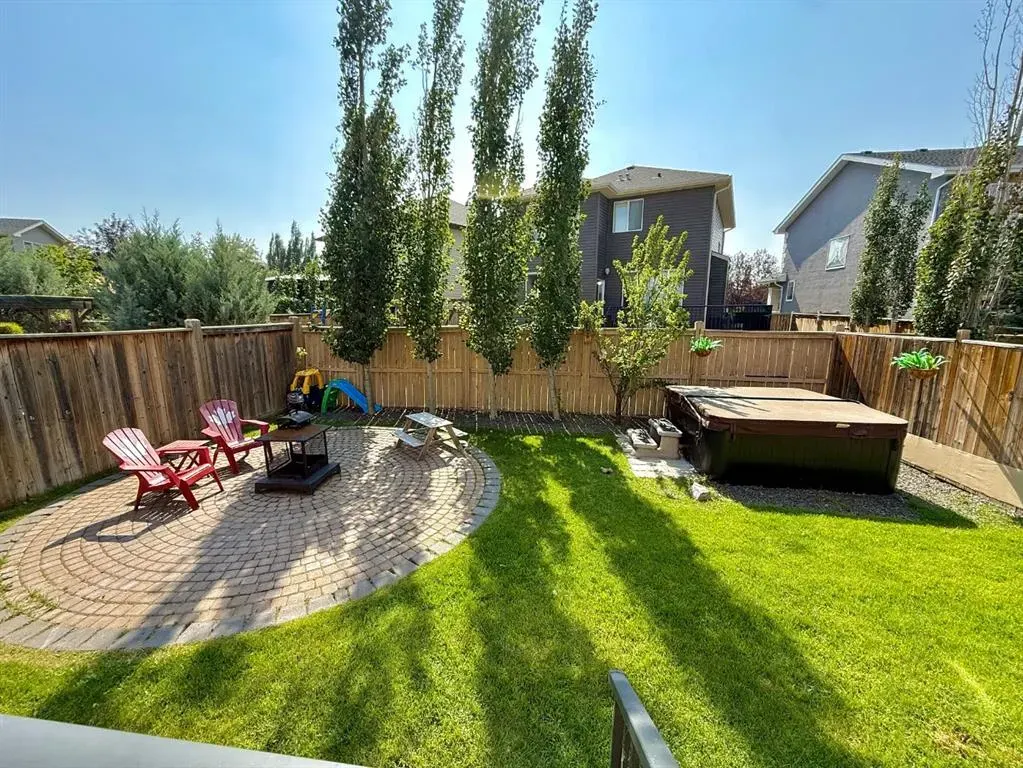 607 Montgomery Close SE