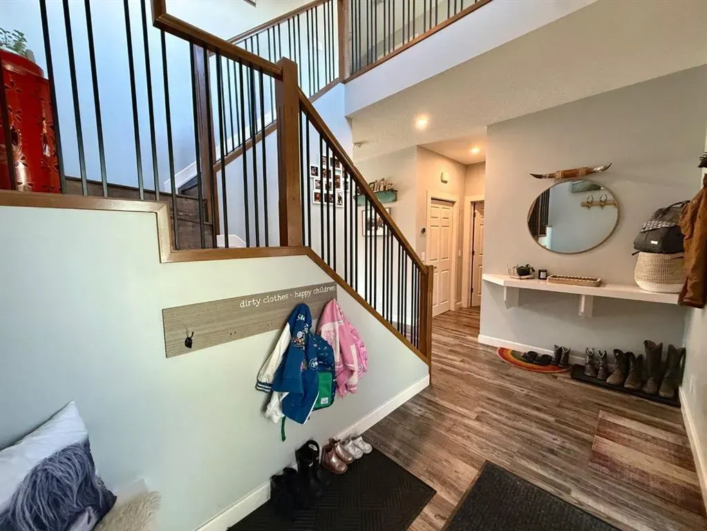 607 Montgomery Close SE