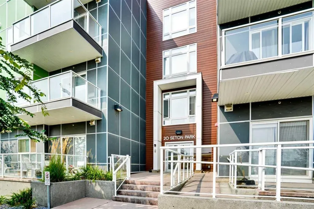 20 Seton Park SE, #203
