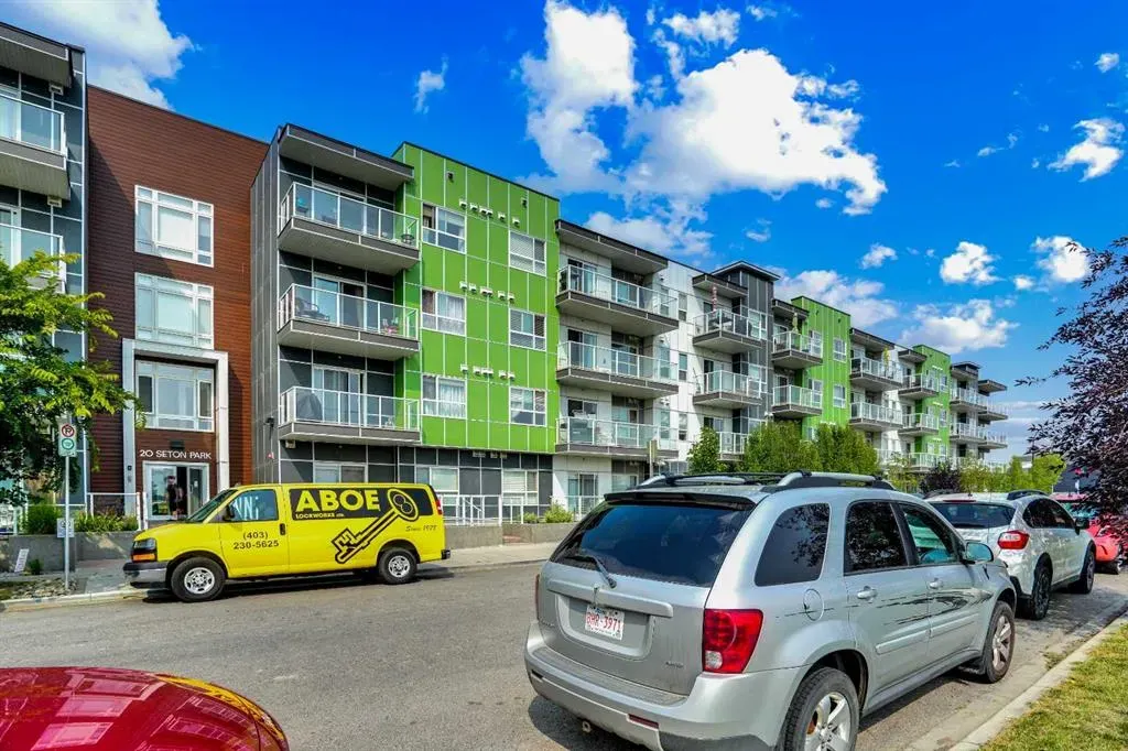 20 Seton Park SE, #203