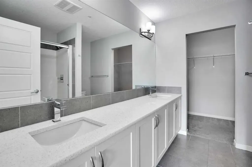 20 Seton Park SE, #203