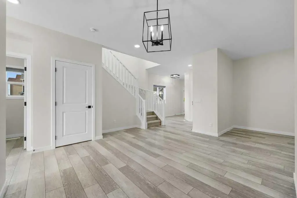 1206 Chinook Winds Circle SW