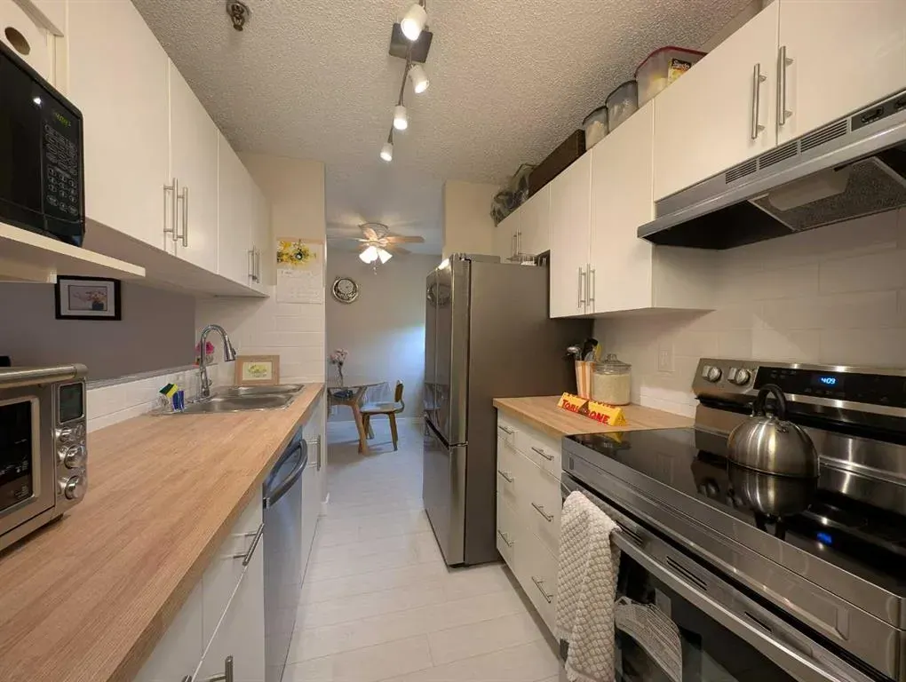 525 56 Avenue SW, #114