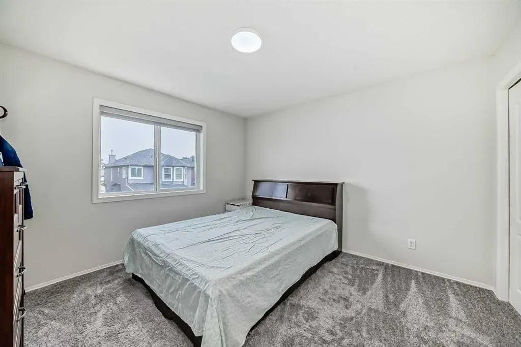 9 Saddlecrest Crescent NE