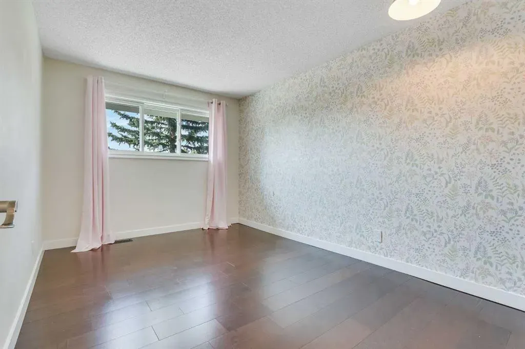 12 Deerbrook Bay SE