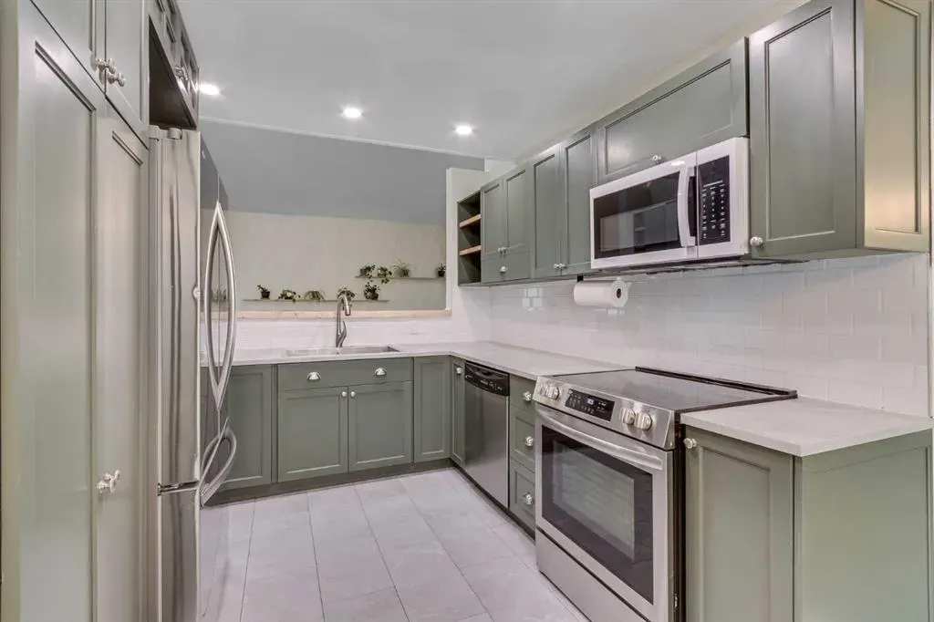 12 Deerbrook Bay SE