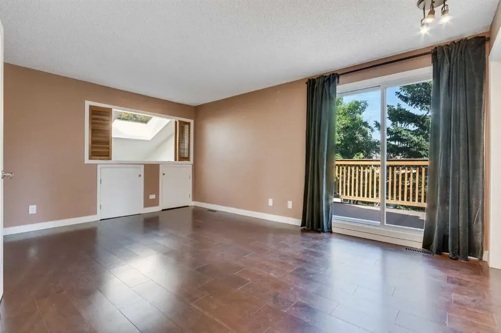 12 Deerbrook Bay SE