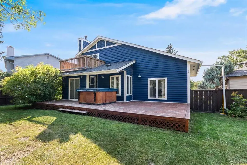 12 Deerbrook Bay SE