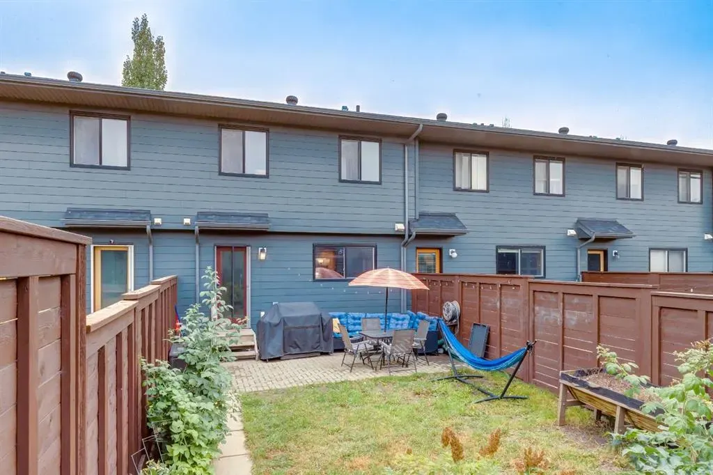 204 Walden Drive SE