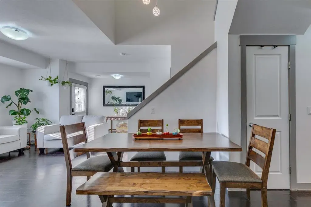 43 West Coach Manor SW, #2