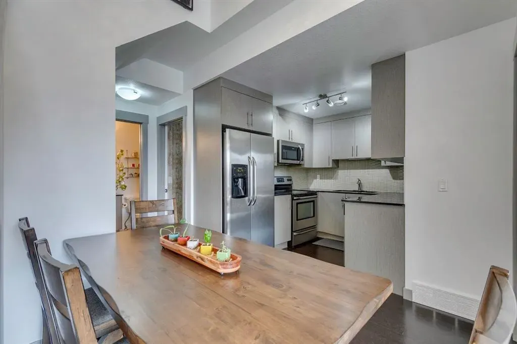 43 West Coach Manor SW, #2