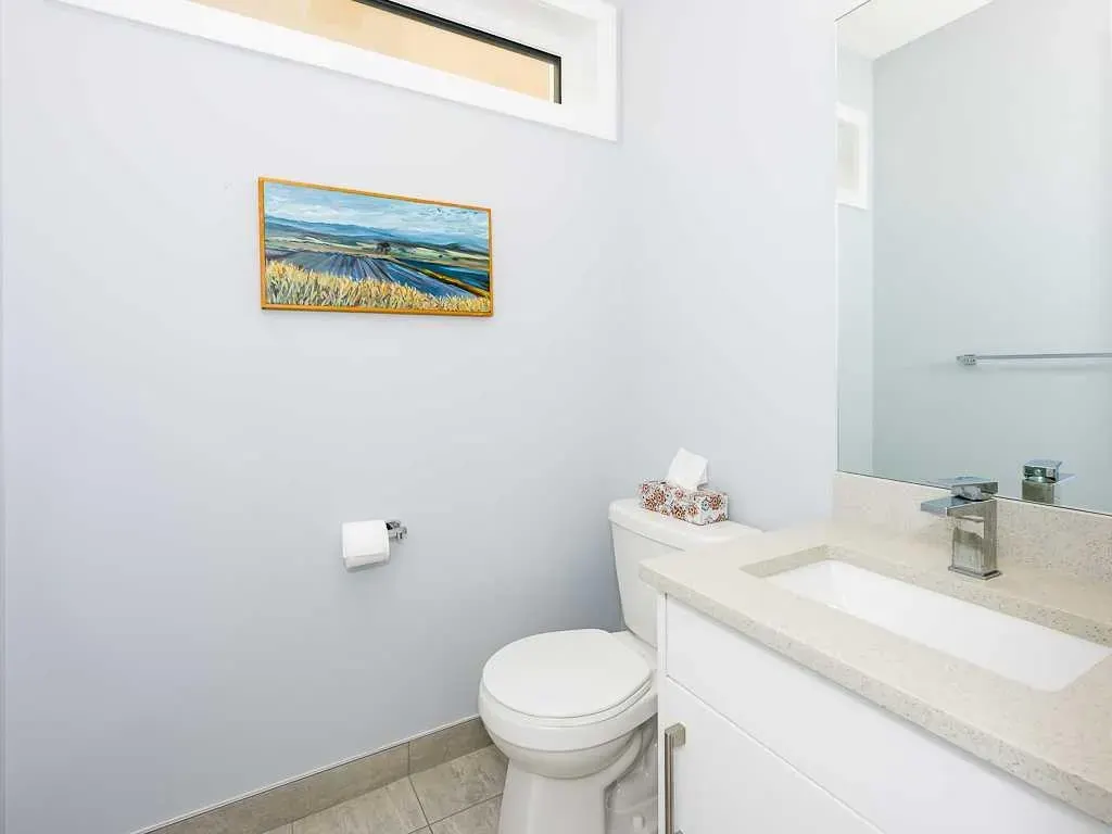 1616 24 Avenue NW, #206