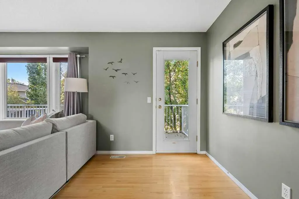 248 Regal Park NE
