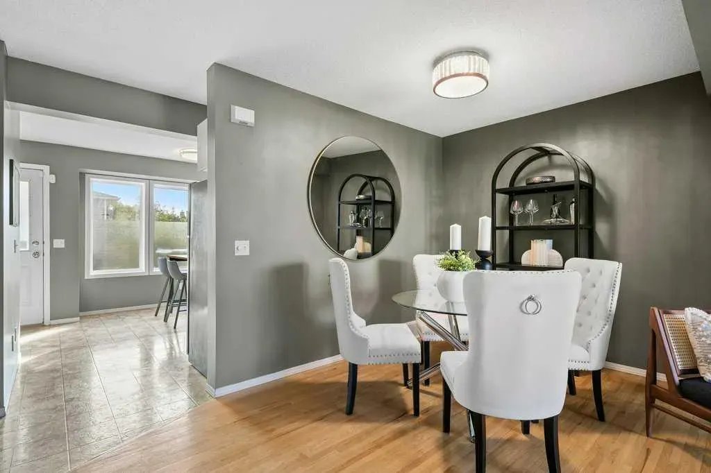248 Regal Park NE