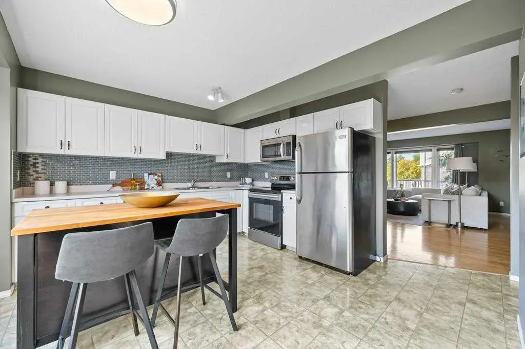 248 Regal Park NE