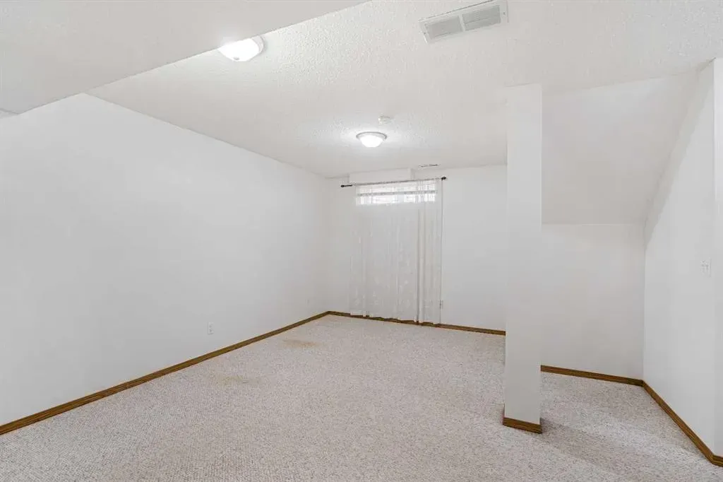 184 Harvest Gold Circle NE