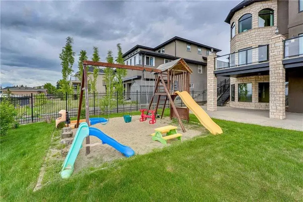 35 Elmont Drive SW