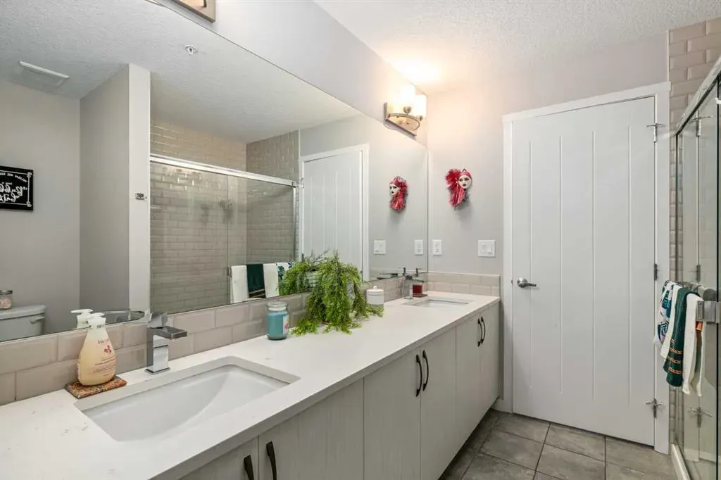 370 Harvest Hills Common NE, #113