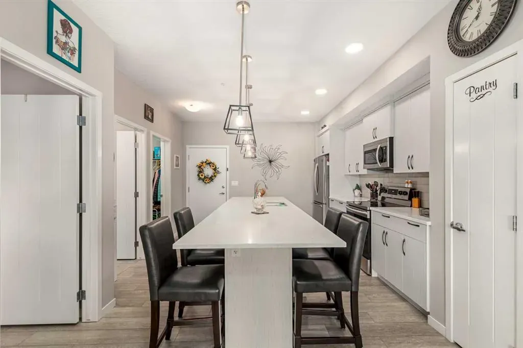 370 Harvest Hills Common NE, #113