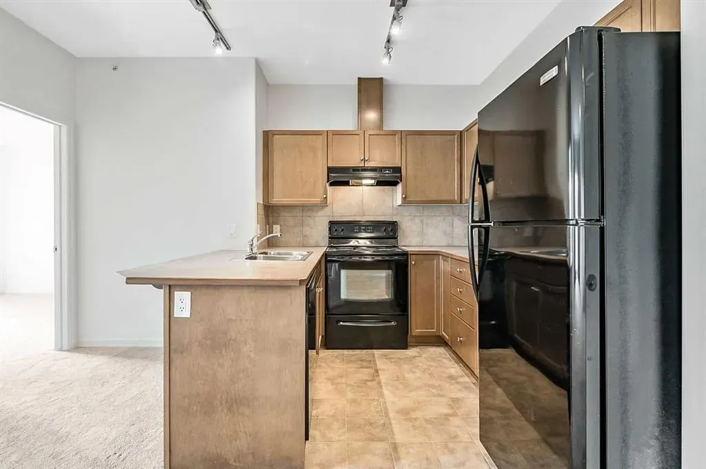 92 Crystal Shores Road, #3415