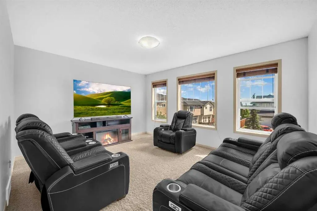 126 Kincora Glen Mews NW