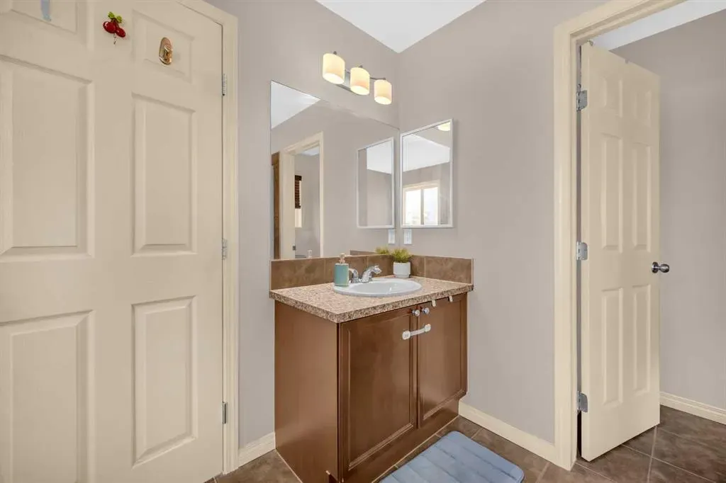 126 Kincora Glen Mews NW