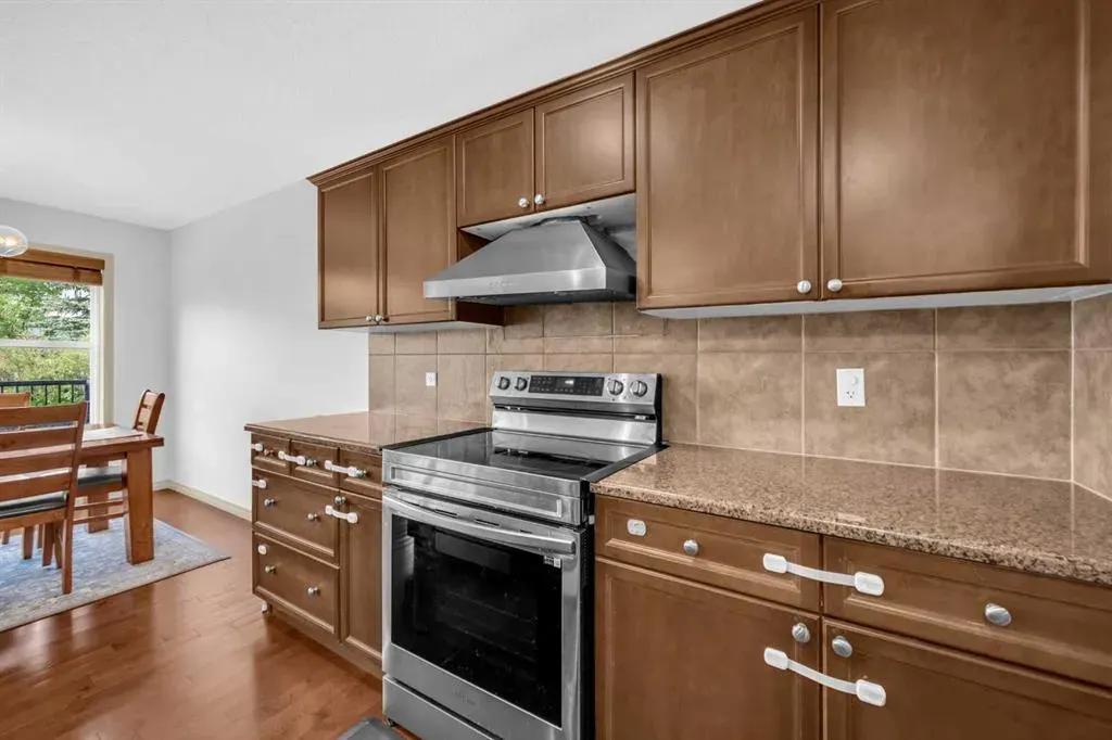126 Kincora Glen Mews NW