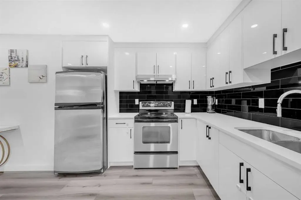 126 Kincora Glen Mews NW