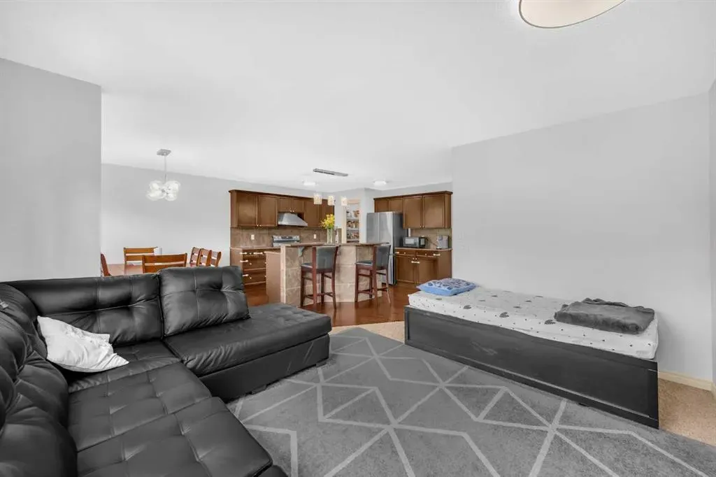 126 Kincora Glen Mews NW